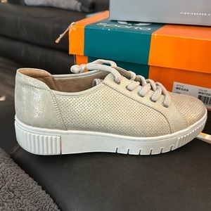 Soul Naturalizer , Topaz2. Porcelain color. Size 9. Brand New